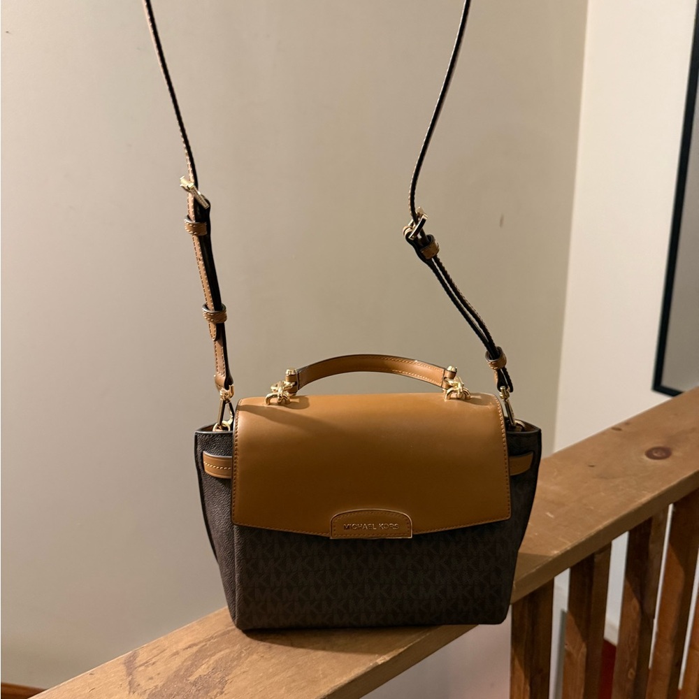 Michael Kors Purse, NWOT, never used! Excellent condition! - Picture 5 of 6